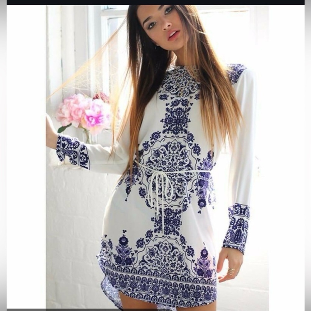 FAVOLOOK blue/white long sleeve dress high/low curved hemline size Med